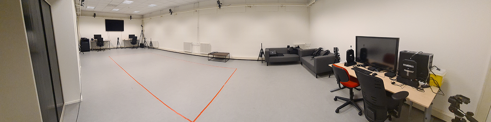 Panoramic overview of the motion capture and virtual reality lab