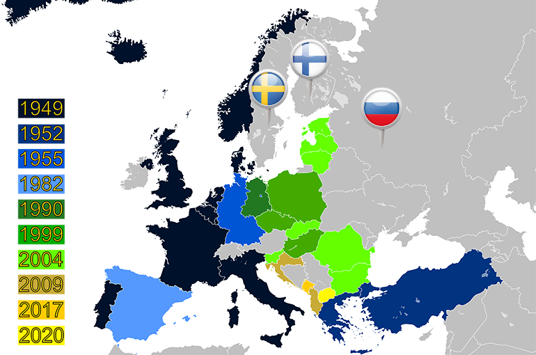 Kaart van Europe met de uitbreiding van de NAVO in Europa. Bron: Wikimedia/Patrickneil,