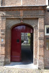 Armenhuis (Doelenstraat 12, Utrecht), voorheen tuchthuis/Sint-Nicolaasklooster. Bron: Wikimedia/AnneDon
