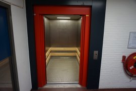 The elevator of the Caroline Bleeker building