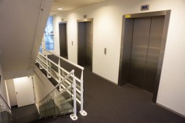 The elevator hall in Newtonlaan 201.