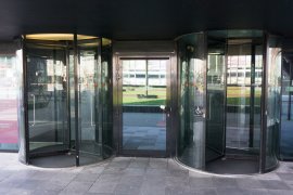 The doors of the main entrance of the University Library Utrecht Science Park
