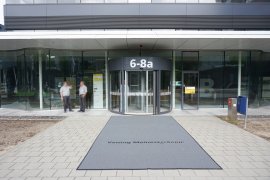 The main entrance of the Venig Meinesz building