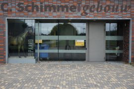 The main entrance of the Willem C. Schimmel building