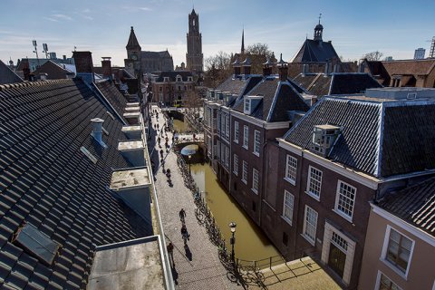De Drift in Utrecht met op de achtergrond de Dom. Foto: Michael Kooren