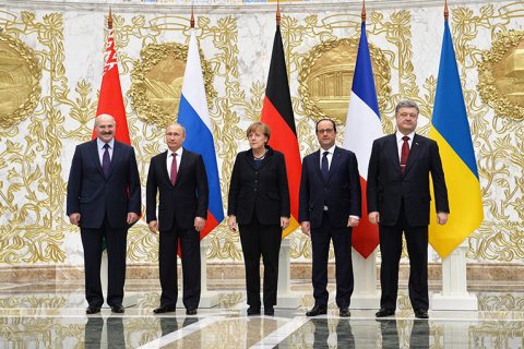 De leiders van Wit-Rusland, Rusland, Duitsland, Frankrijk en Oekraïne op de vergadering (Minsk-akkoorden) op 11 en 12 februari 2015 in Minsk, Wit-Rusland. Bron: Wikimedia/kremlin.ru