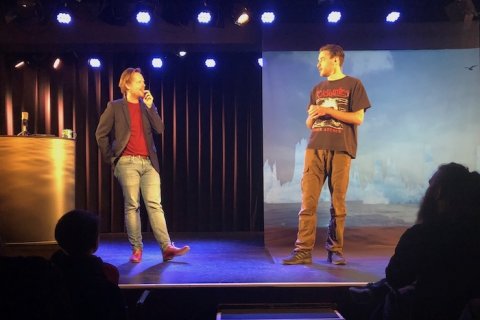 Comedian Patrick Nederkoorn and Sjoerd Groeskamp on stage.