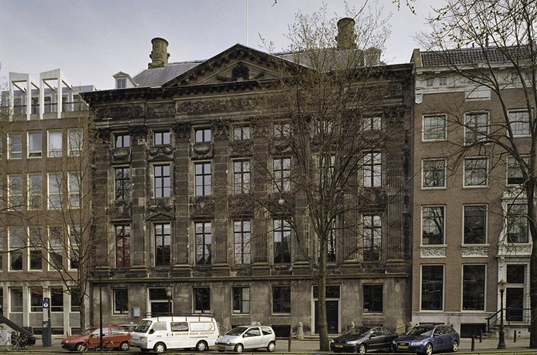KNAW gehuisvest in het Trippenhuis in Amsterdam Bron: Wikimedia/Rijksdienst voor het Cultureel Erfgoed/Technau, Sergé